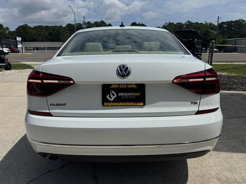 Pure White 2019 Volkswagen Passat 2.0T Wolfsburg Edition