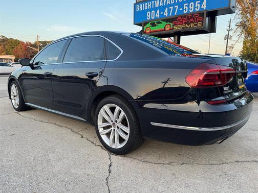 2018 Volkswagen Passat 2.0T SE