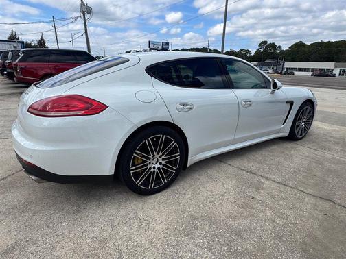 2015 Porsche Panamera 4