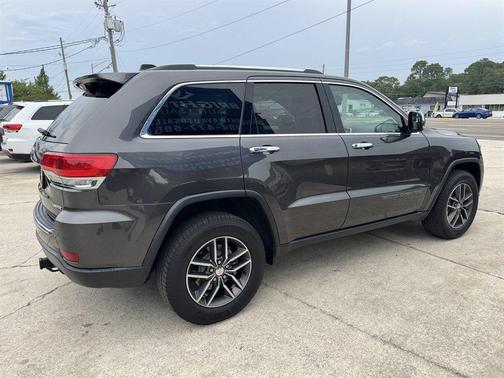 Granite Crystal Metallic Clearcoat 2018 Jeep Grand Cherokee Limited