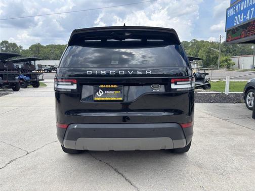 Black 2020 Land Rover Discovery SE