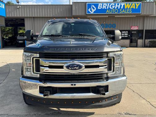 Magnetic Metallic 2017 Ford F-350 XL