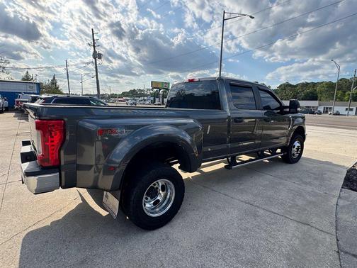 Magnetic Metallic 2017 Ford F-350 XL