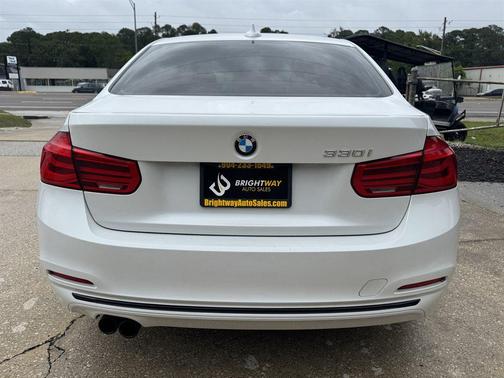 White 2017 BMW 330 330i