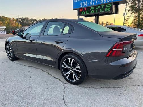 2024 Volvo S60 B5 Plus Dark Theme