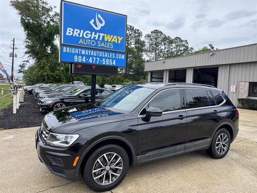Deep Black Pearl 2019 Volkswagen Tiguan 2.0T SE