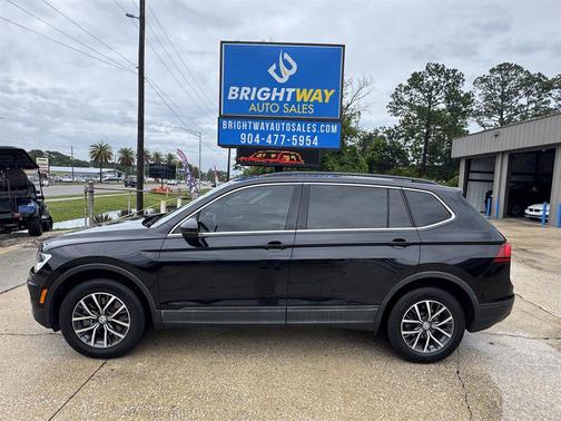 Deep Black Pearl 2019 Volkswagen Tiguan 2.0T SE