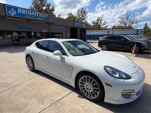 White 2013 Porsche Panamera 4