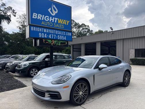 2017 Porsche Panamera 4