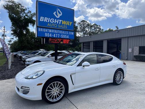 Carrara White 2012 Porsche Panamera 4