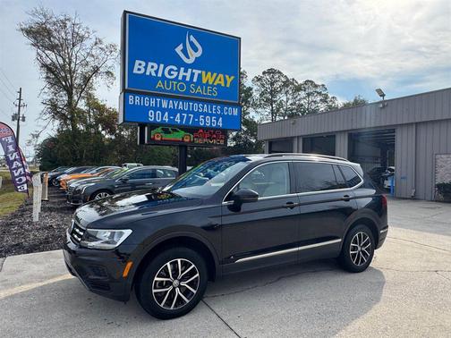 Deep Black Pearl 2021 Volkswagen Tiguan 2.0T SE