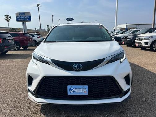 2021 Toyota Sienna XSE 7 Passenger