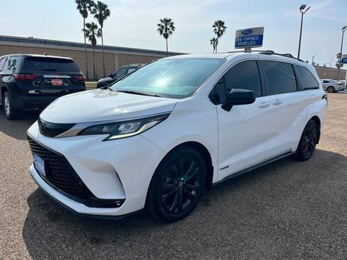 2021 Toyota Sienna XSE 7 Passenger