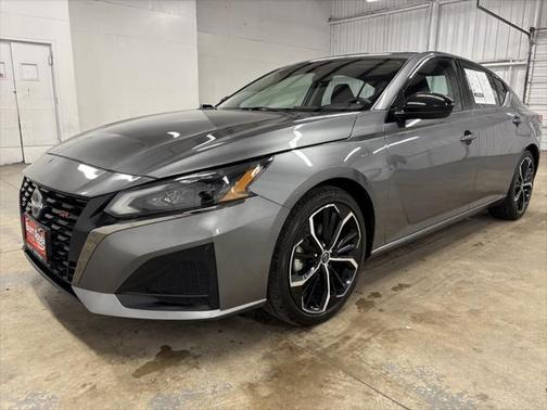 2023 Nissan Altima SR FWD