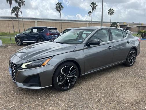 2023 Nissan Altima SR FWD