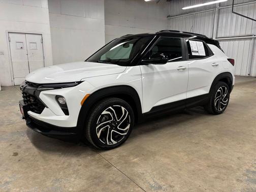 Summit White 2024 Chevrolet Trailblazer RS