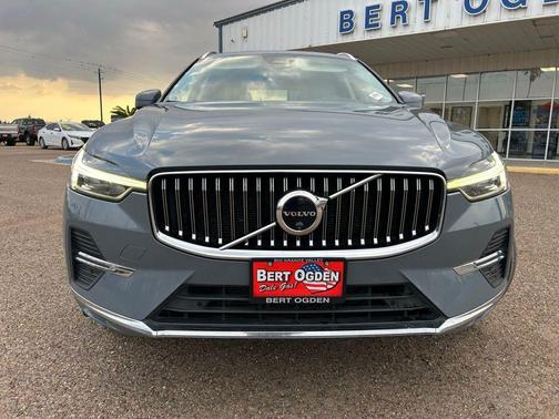 2022 Volvo XC60 B5 Inscription