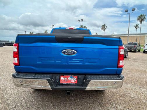 VELOCITY BLUE METALLIC 2021 Ford F-150 XL