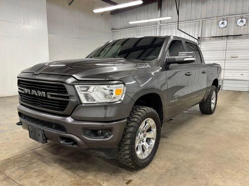 Granite Crystal Metallic Clearcoat 2020 RAM 1500 Big Horn/Lone Star