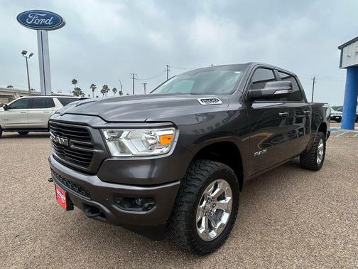 Granite Crystal Metallic Clearcoat 2020 RAM 1500 Big Horn/Lone Star