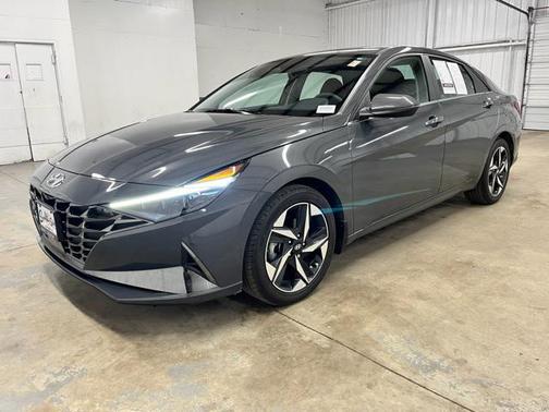 2023 Hyundai ELANTRA Limited