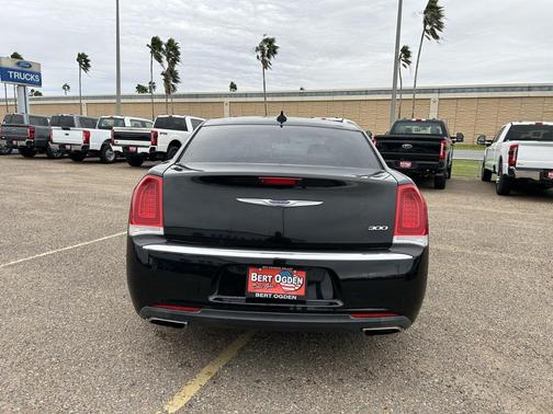 2019 Chrysler 300 Limited