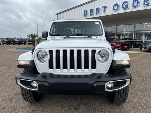 2023 Jeep Gladiator Overland