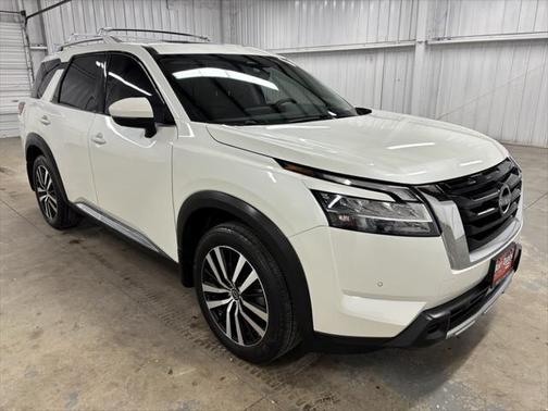 2023 Nissan Pathfinder Platinum FWD