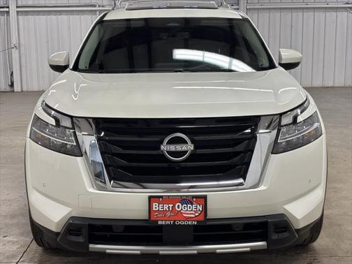 2023 Nissan Pathfinder Platinum FWD