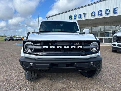 OXFORD WHITE 2026 Ford Bronco Outer Banks