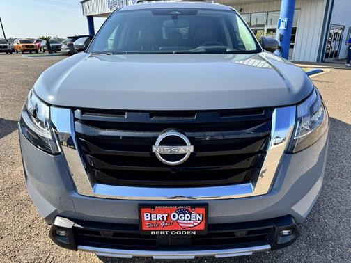 2022 Nissan Pathfinder Platinum 4WD