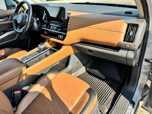 2022 Nissan Pathfinder Platinum 4WD