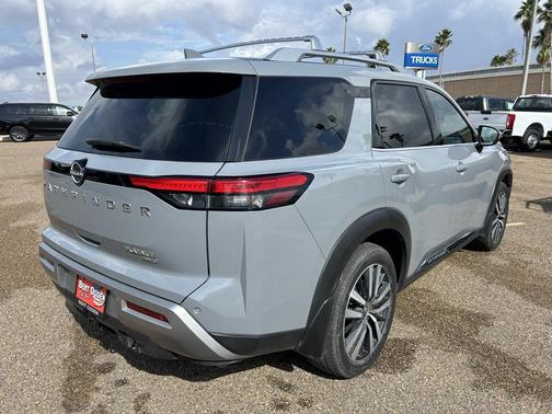 2022 Nissan Pathfinder Platinum 4WD