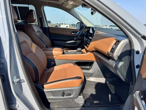 2022 Nissan Pathfinder Platinum 4WD