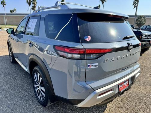 2022 Nissan Pathfinder Platinum 4WD