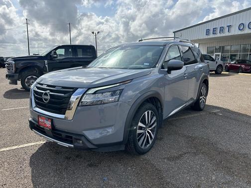 2022 Nissan Pathfinder Platinum 4WD