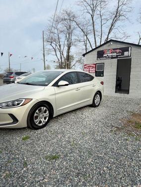 2017 Hyundai ELANTRA SE
