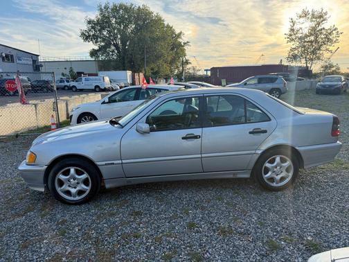 1998 Mercedes-Benz C-Class Base