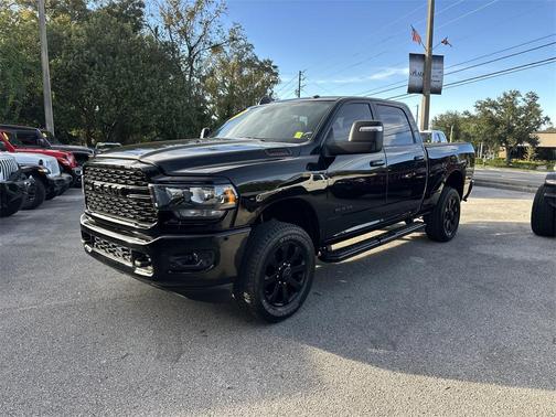 2024 RAM 2500 Big Horn Crew Cab 4x4 6'4' Box