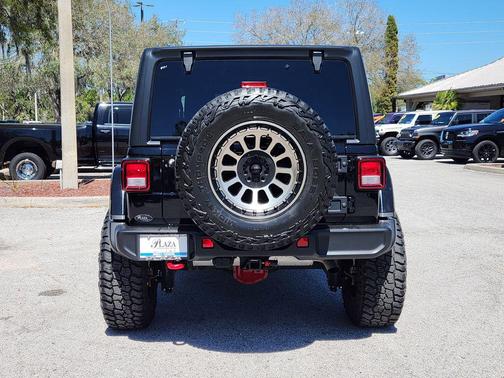 Black Clearcoat 2023 Jeep Wrangler Rubicon