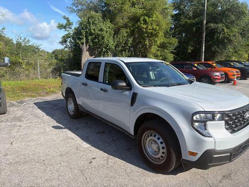 Space White Metallic 2025 Ford Maverick XL