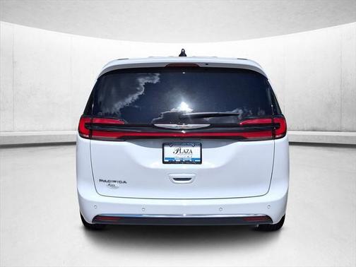 2025 Chrysler Pacifica L