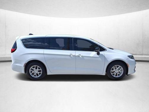 2025 Chrysler Pacifica L