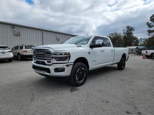 2025 RAM 3500 Laramie Crew Cab 4x4 8' Box