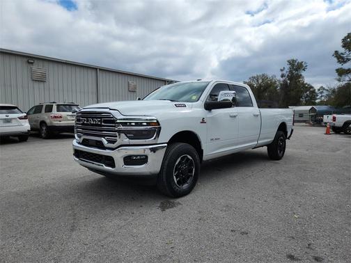 2025 RAM 3500 Laramie Crew Cab 4x4 8' Box