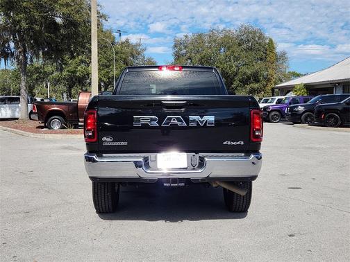 2025 RAM 2500 Big Horn Crew Cab 4x4 6'4' Box