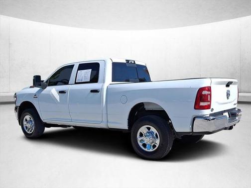 2024 RAM 2500 Tradesman Crew Cab 4x4 6'4' Box
