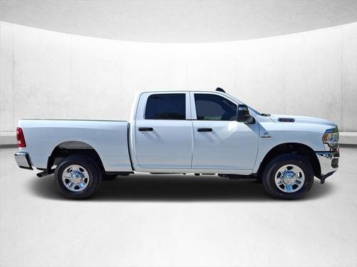 2024 RAM 2500 Tradesman Crew Cab 4x4 6'4' Box