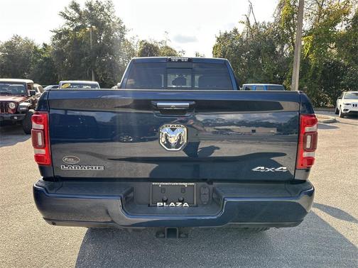 2020 RAM 2500 Laramie Crew Cab 4X4 6'4' Box