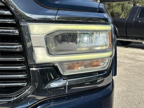 2020 RAM 2500 Laramie Crew Cab 4X4 6'4' Box